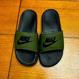 Mens Size 8 Nike slides Dark Green